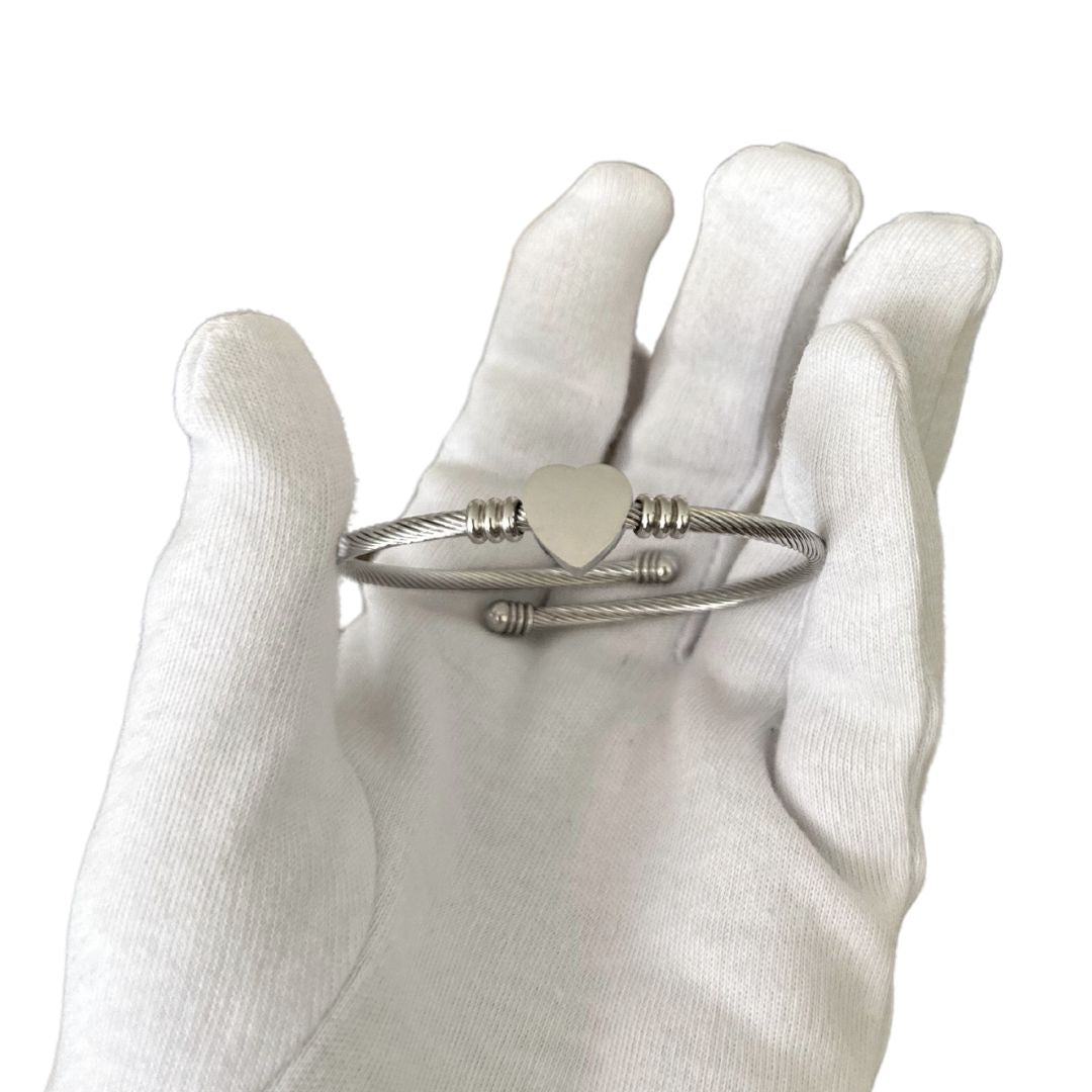 Brazalete Con Corazon Ajustable de Acero Inoxidable