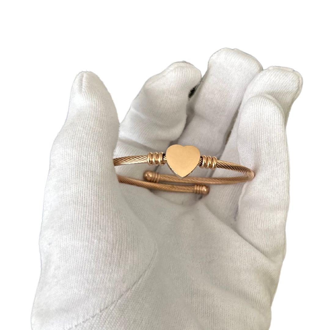 Brazalete Con Corazon Ajustable de Acero Inoxidable