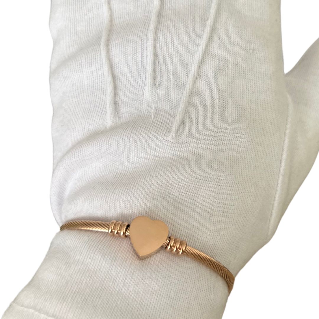 Brazalete Con Corazon Ajustable de Acero Inoxidable
