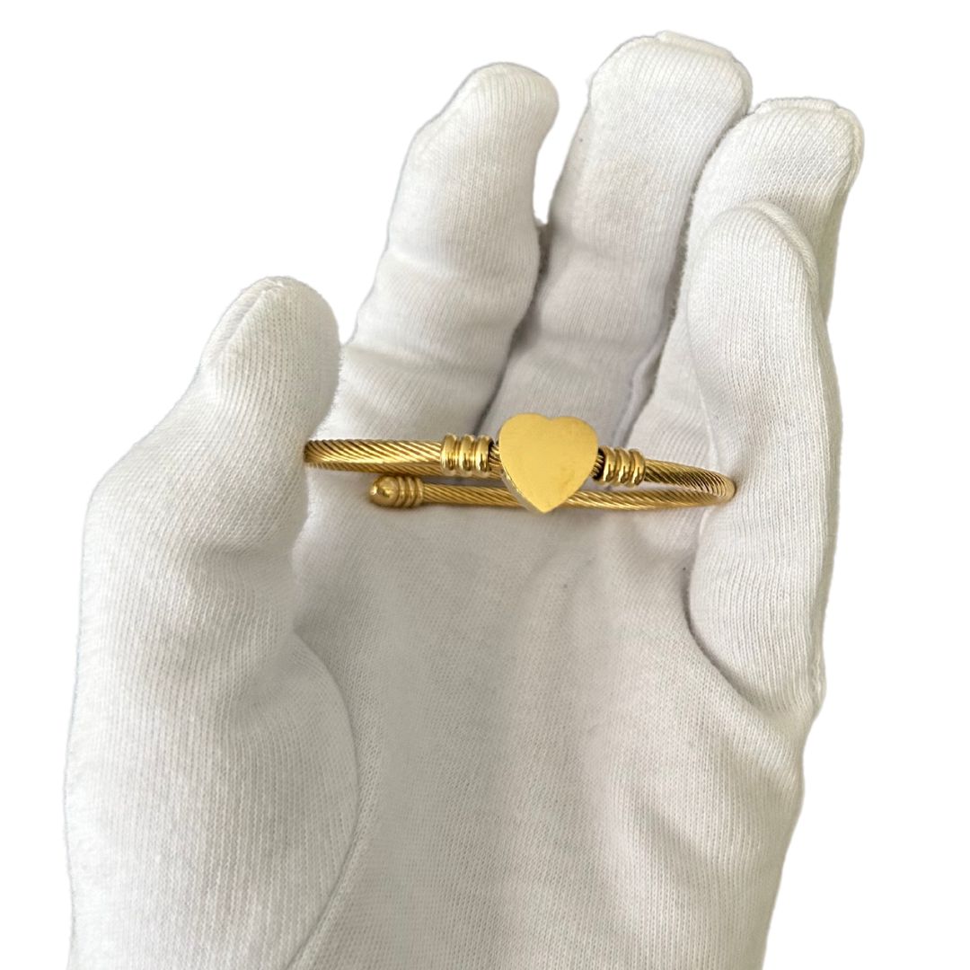 Brazalete Con Corazon Ajustable de Acero Inoxidable