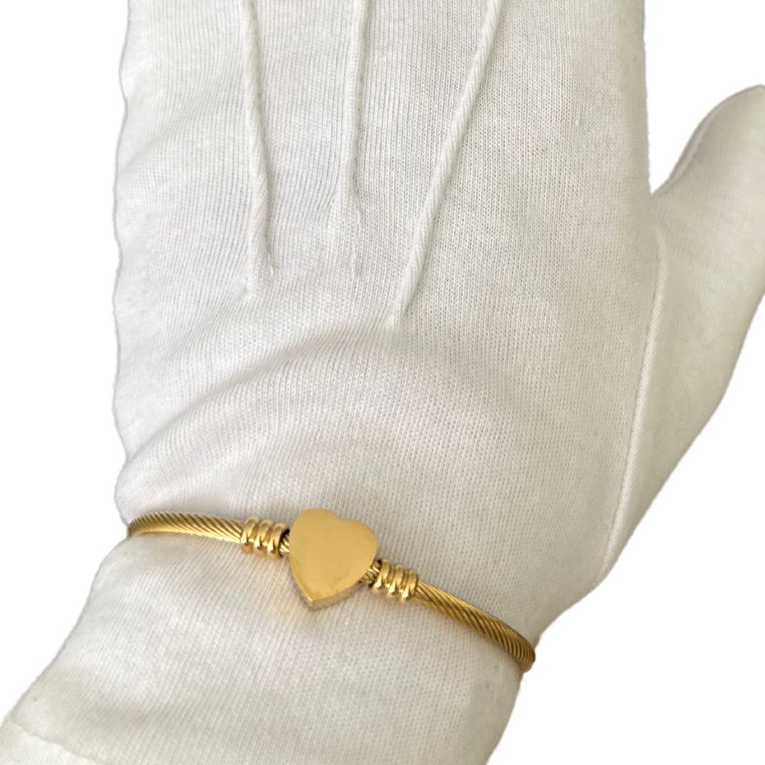 Brazalete Con Corazon Ajustable de Acero Inoxidable