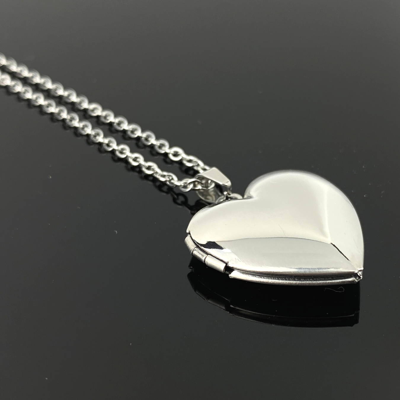 Relicario En Forma de Corazón de Acero Inoxidable