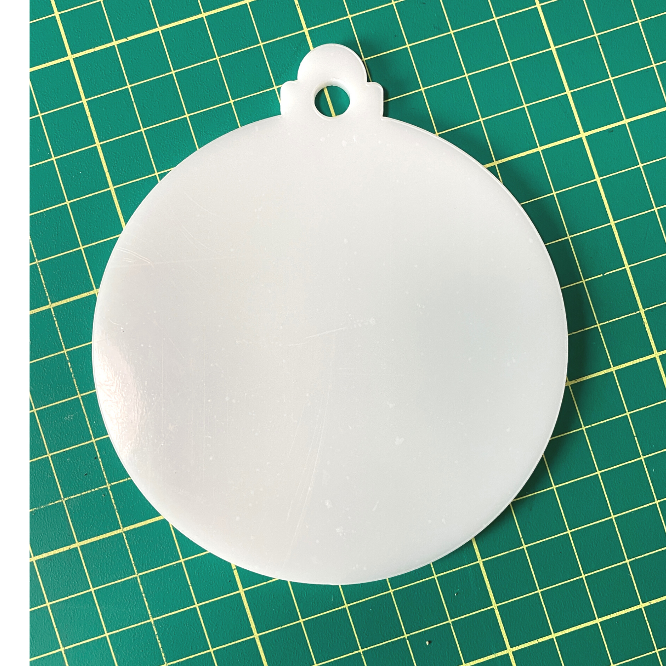 Esfera De Acrílico Blanco Para Sublimar Sublimación de 10cm x 11cm y de grosor 3mm